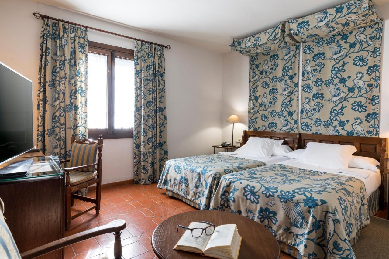 Parador De Jarandilla De La Vera Exterior photo