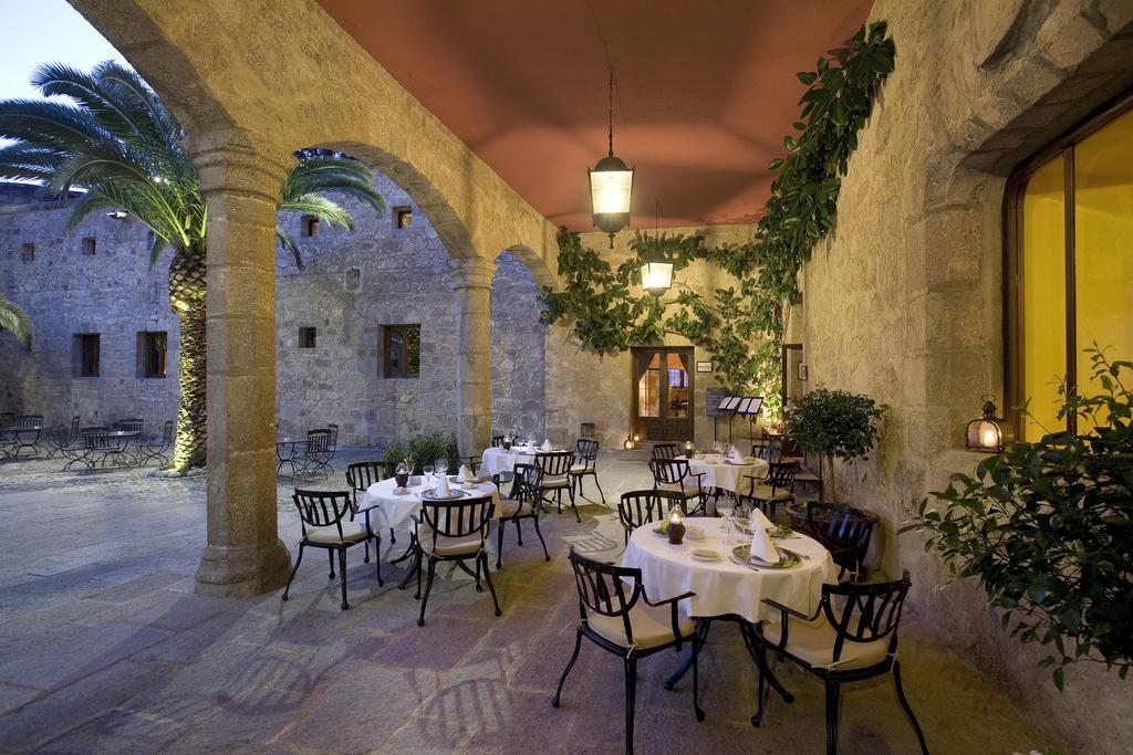 Parador De Jarandilla De La Vera Exterior photo