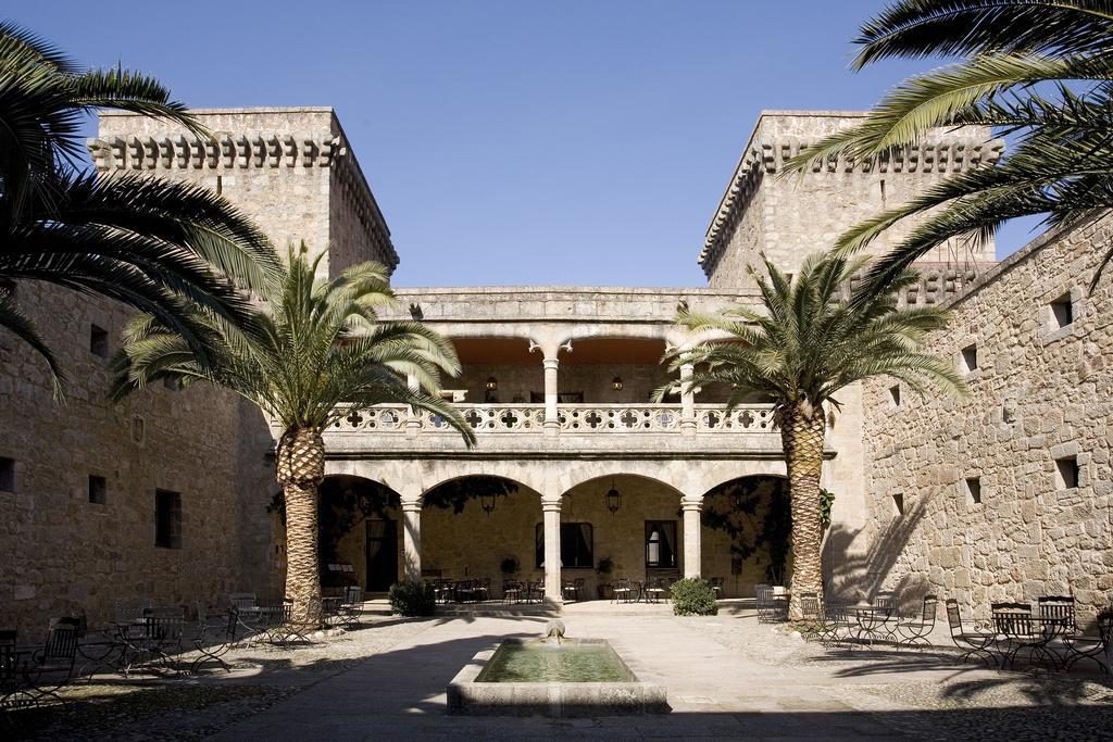 Parador De Jarandilla De La Vera Exterior photo